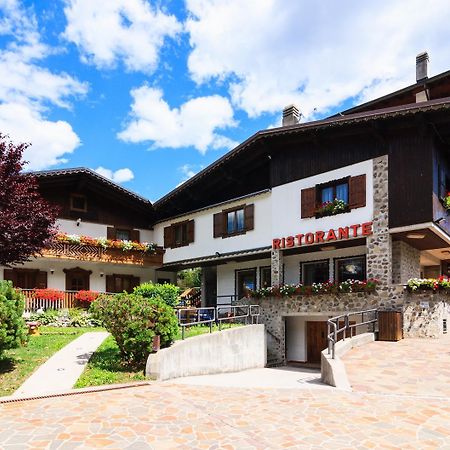 Hotel Edelweiss Con Ristorante Note Di Gusto Forni di Sopra Exterior photo
